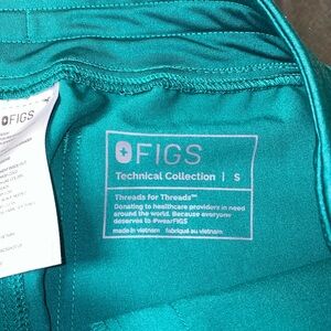 Hunter green yola scrub pants